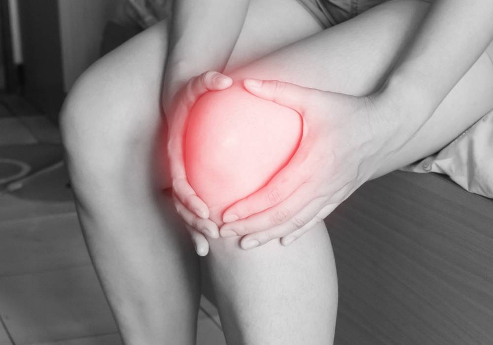 Are sprains and strains the same?